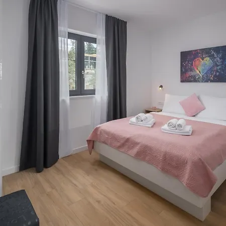 Apartamento Lana Premium 2 *